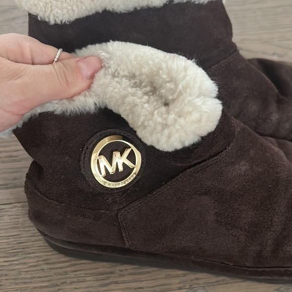 Michael Kors UGG style boots - Picture 2 of 4